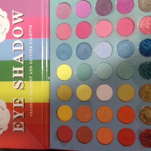 Makeup palette - Picture 2 of 3
